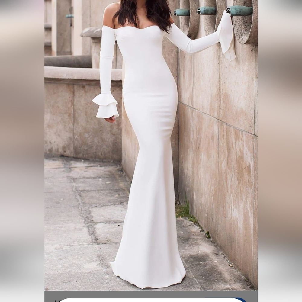 Alamour The Label Karcsi Off-Shoulder Gown Size Small
